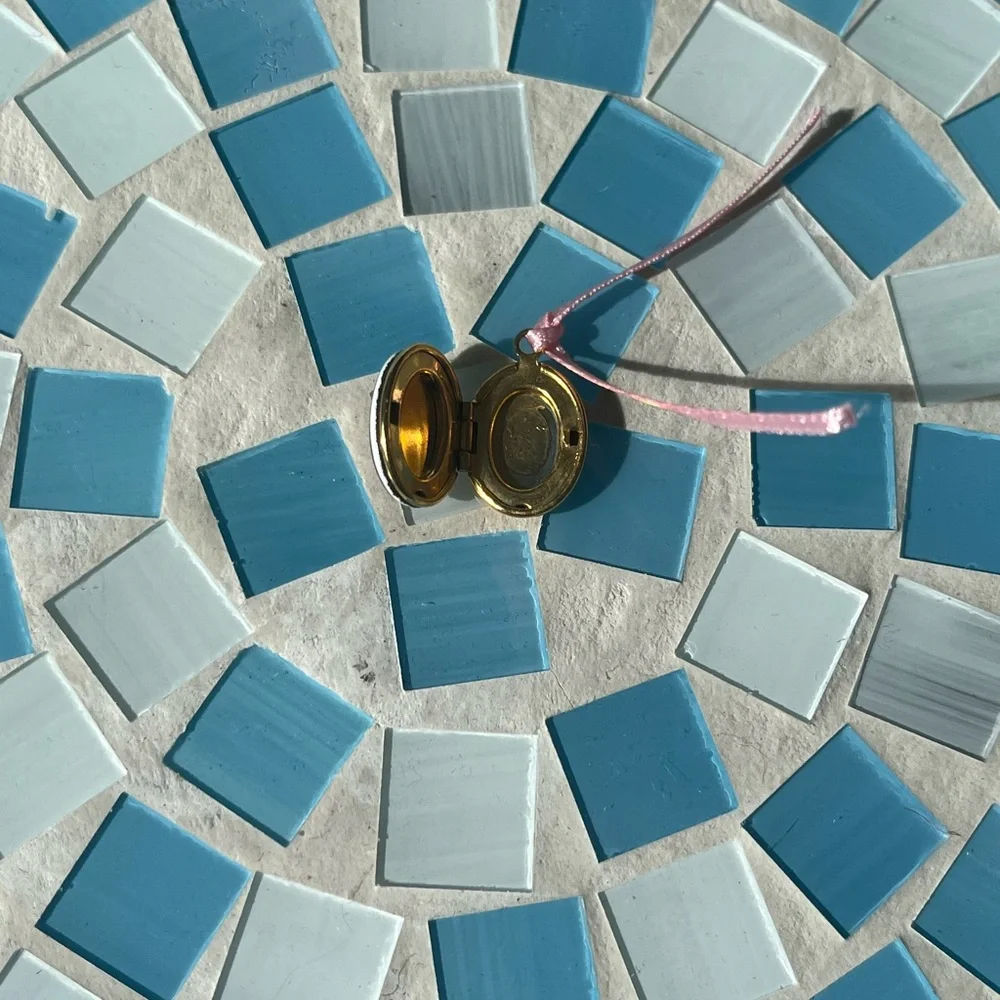 Michaela Frey Floral Pink locket pendant - Picture 3 of 5